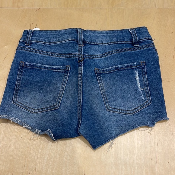 Girls shorts - Picture 2 of 2